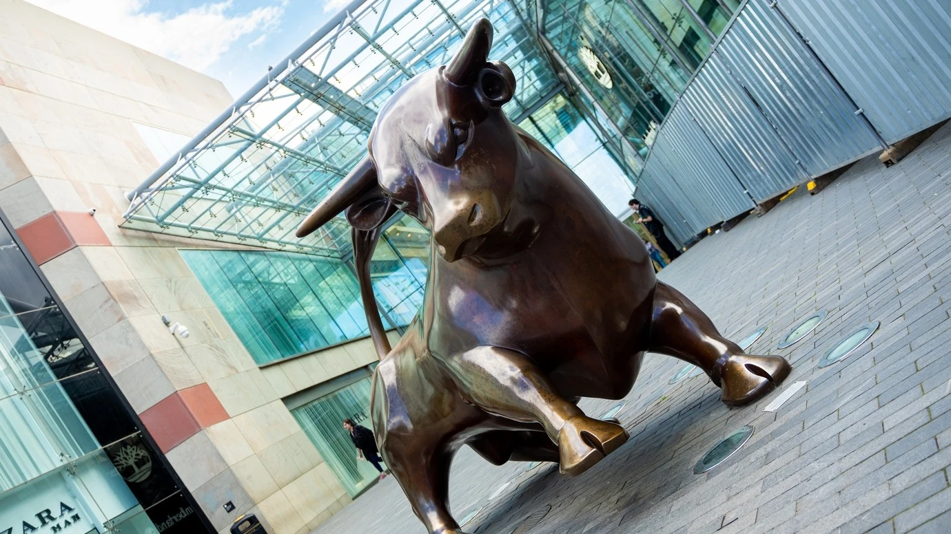 external image outside Carmarthen campus accommodation by entrance